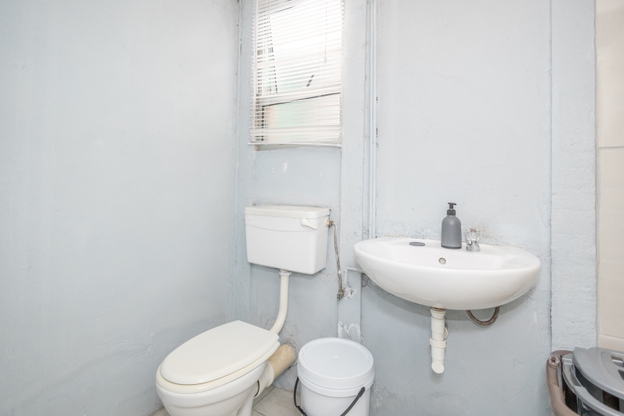 2 Bedroom Property for Sale in Uitsig Western Cape